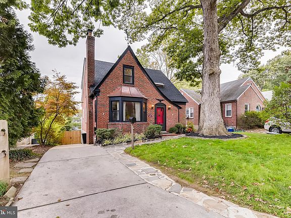 4th image of 103 Manor Ave
