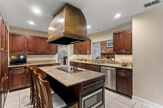 11212 Carrollwood Dr — Photo 33