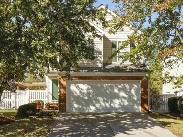 9932 Treymore Dr, Raleigh, NC 27617