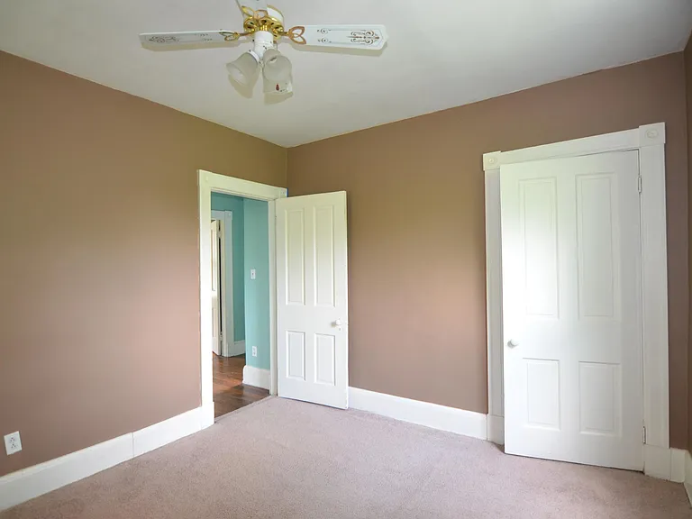 1085 Church Ave — Photo 10