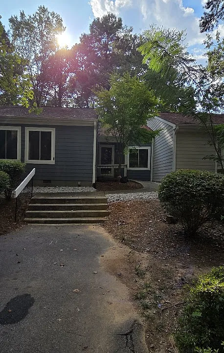 5703 Willowbrook Dr