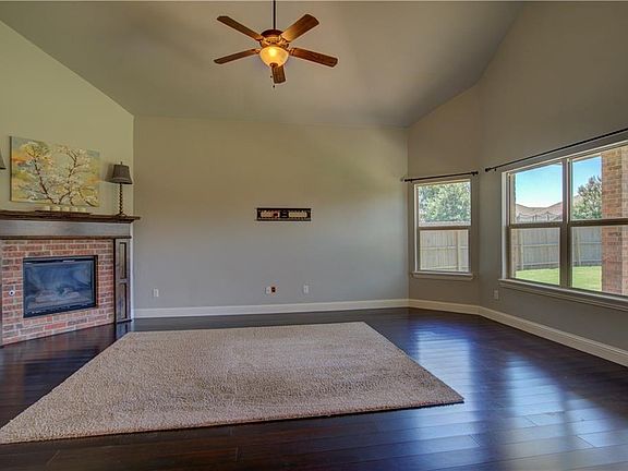 4th image of 15601 Cardinal Nest Dr