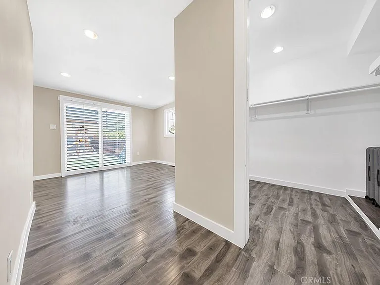 131 E Avenue 45 — Photo 17