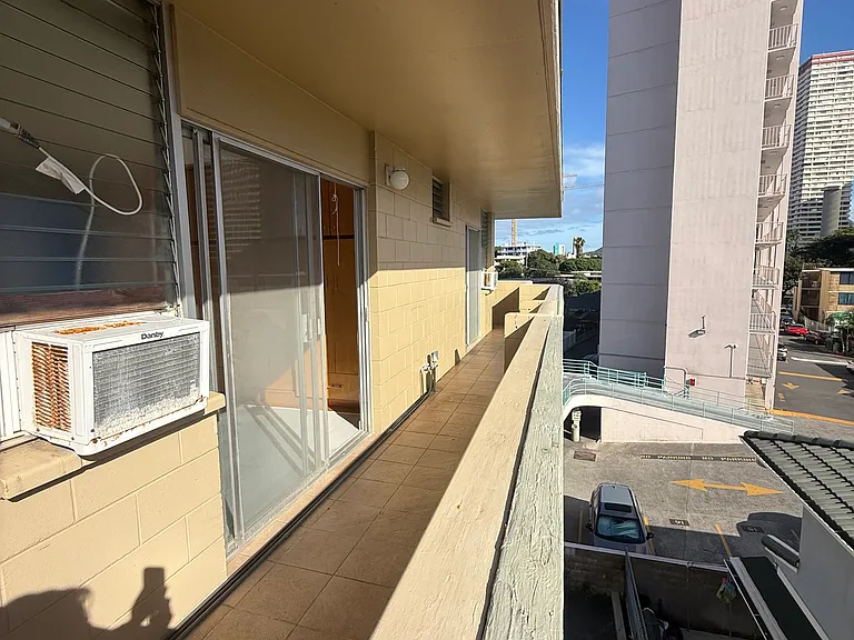 727 University Ave #303 — Photo 6