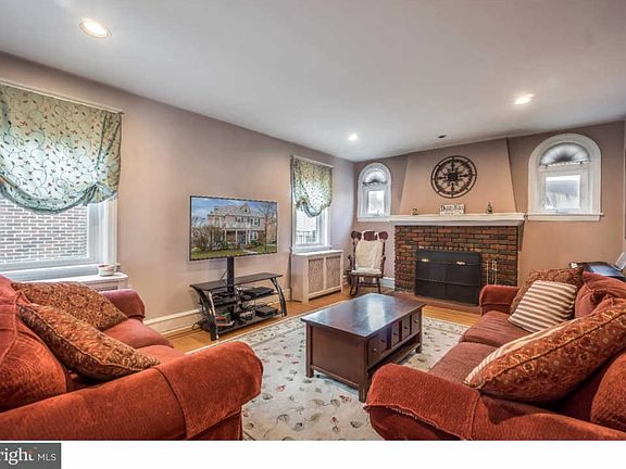 4th image of 904 Turner Ave