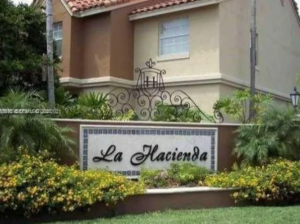 18308 NW 68th Ave APT B, Hialeah, FL 33015