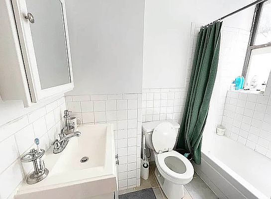 4th image of 2124 2nd Ave APT 3