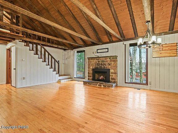 5th image of 133 Rose Ln
