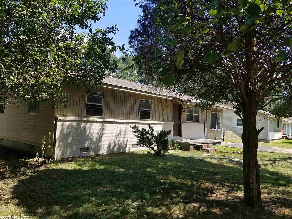 2nd image of 211 Lamesa St