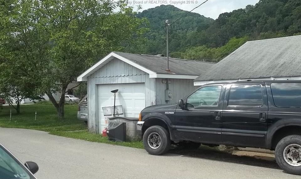 2nd image of 8125 Maryland Ave