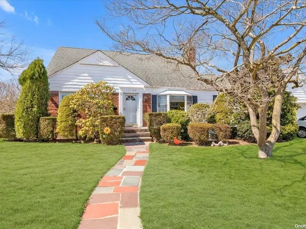 1120 Verbena Avenue, Merrick, NY 11566