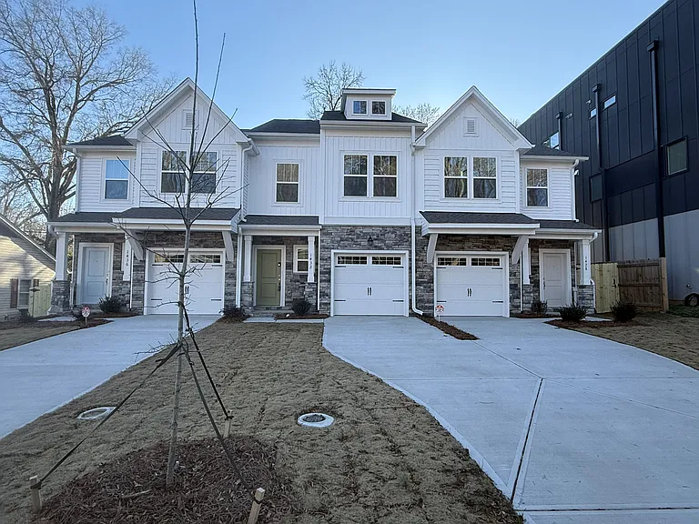 1432 Anderson St — Photo 3