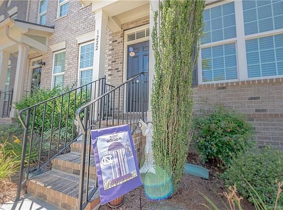 3rd image of 1222 Assembly St #243
