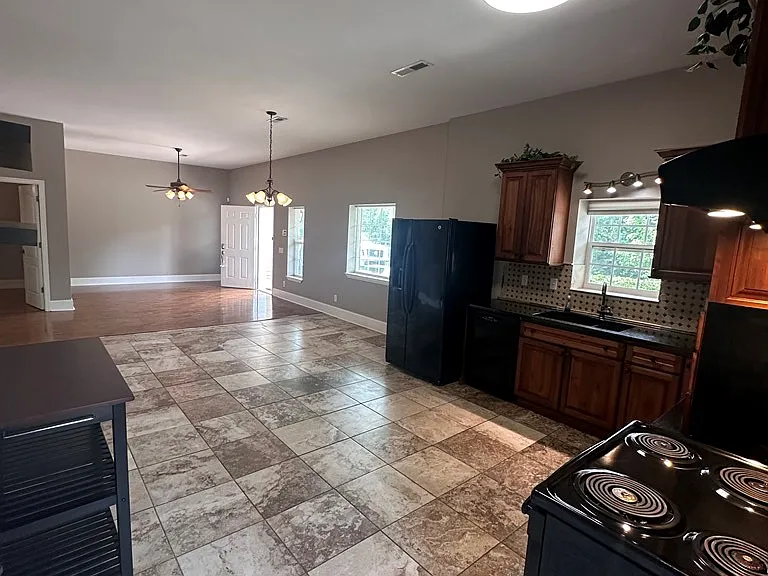 1932 Mill Creek Rd — Photo 17