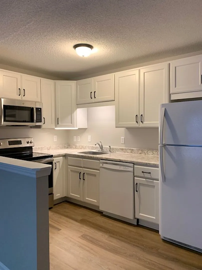 200c — Photo 2