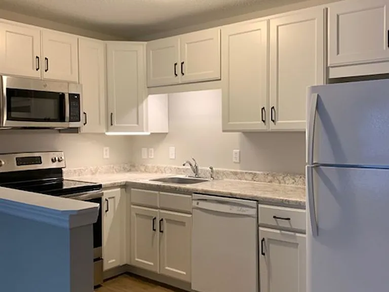 200c — Photo 2