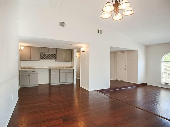 2nd image of 908 Stonetrail Dr