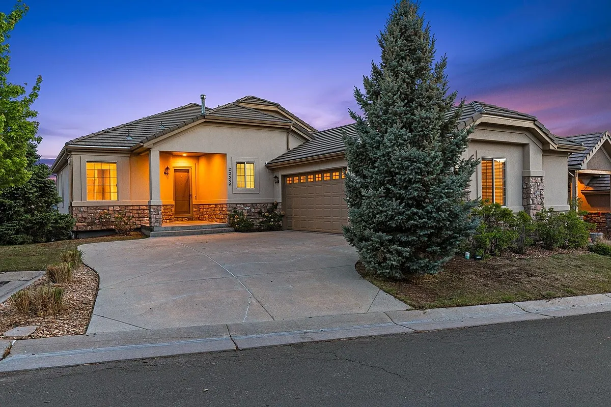 Building Photo - 22554 E Peakview Pl