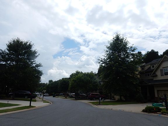 5th image of 244 Ascott Ln