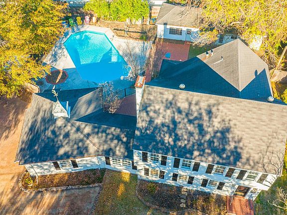 5th image of 1207 Brook Dr