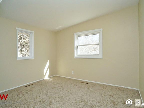 5th image of 644 E Eldora Ln