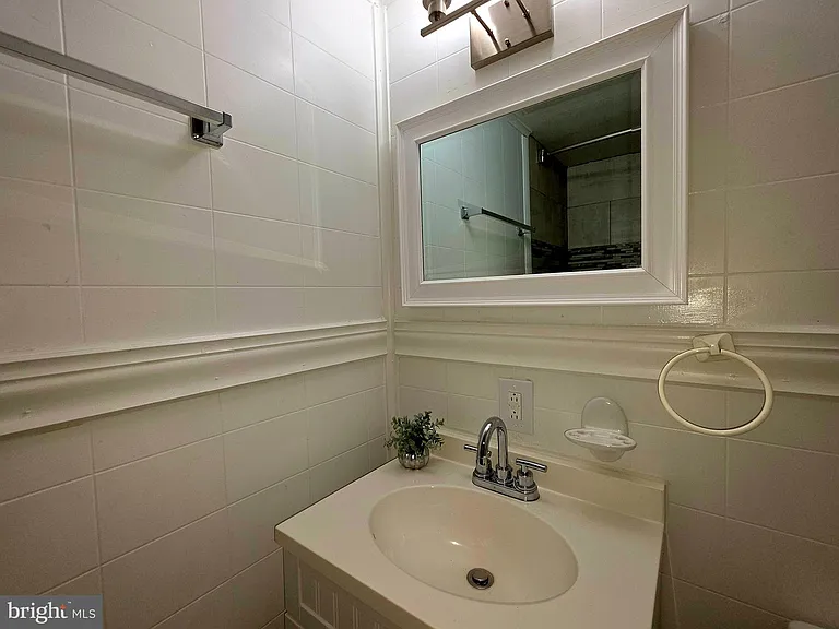 7316 Donnell Pl #B-2 — Photo 16