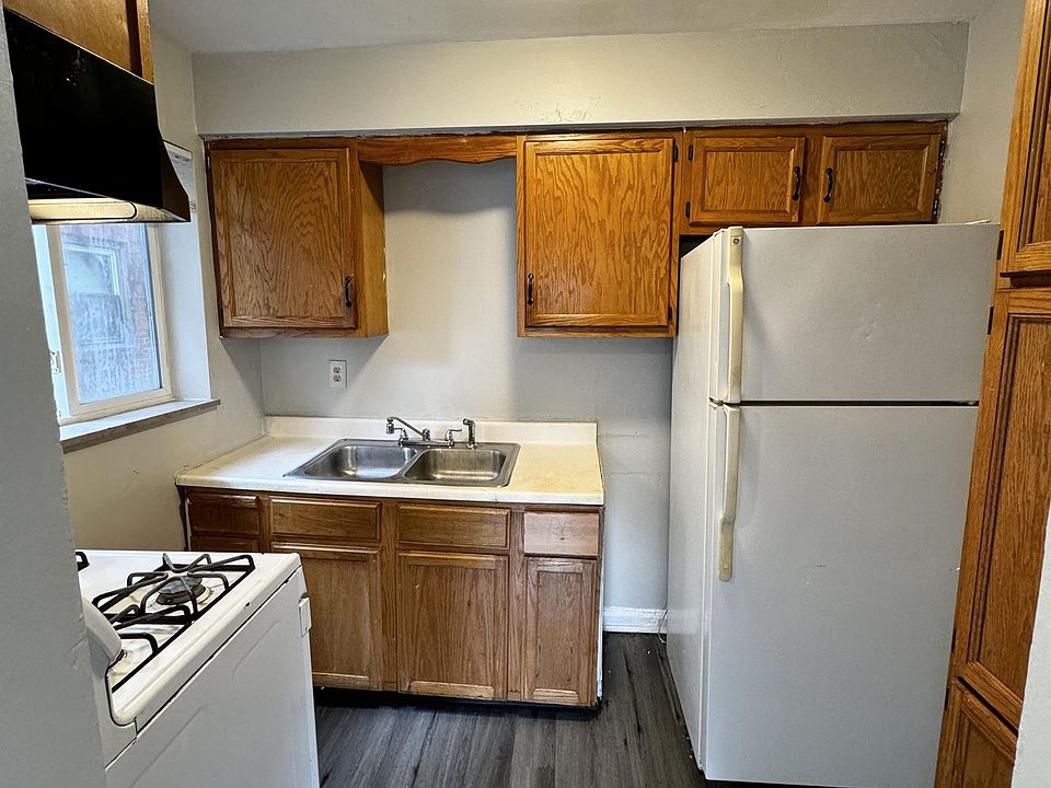 1st image of 701 Greenwood Ave APT 2