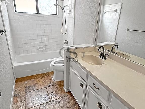 5th image of 16918 Summer Creek Dr