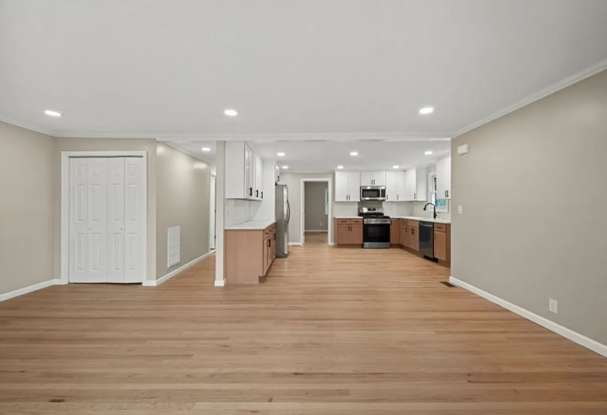 2 bed, 875 sqft, $2,500 — Photo 4