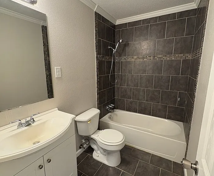 28 Hop Scotch Dr — Photo 9