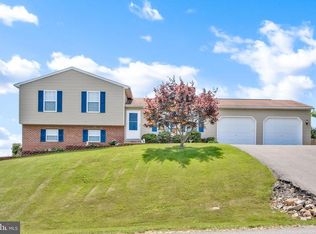 12194 Skyhawk Dr, Waynesboro, PA 17268