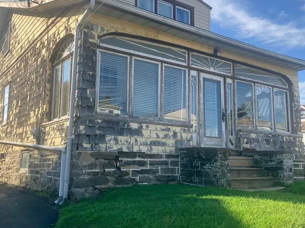 7529 Claridge St, Philadelphia, PA 19111