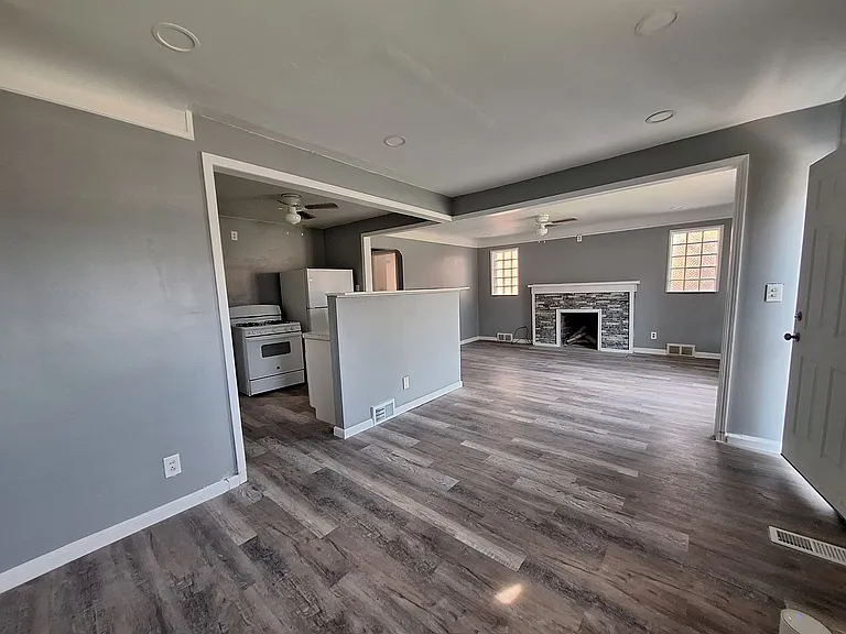 11785 Nashville St — Photo 4