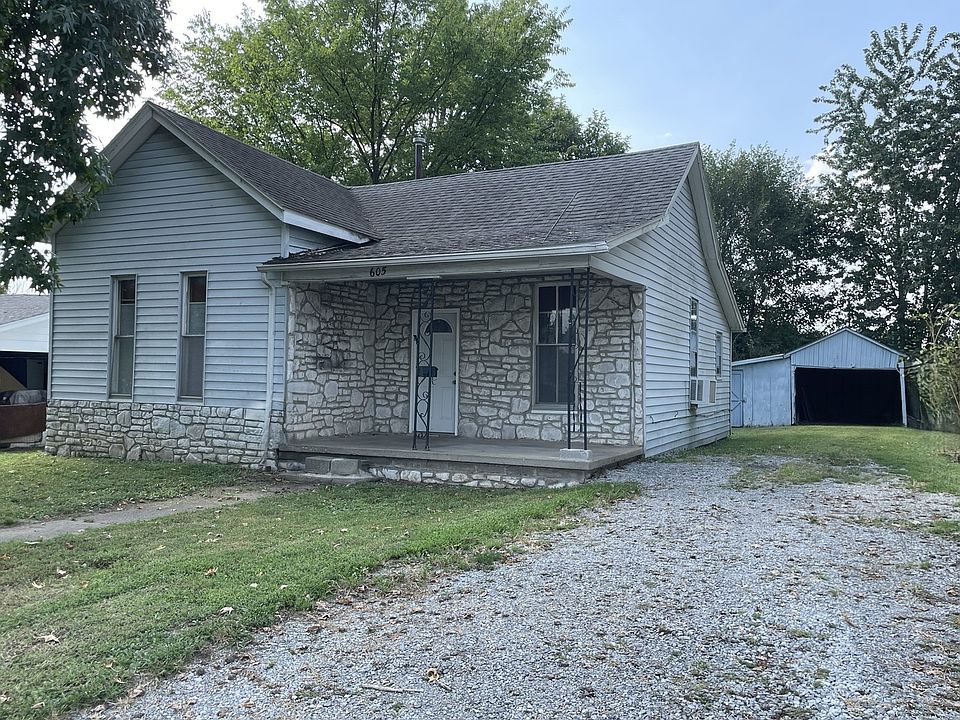 1st image of 605 Schumaker St