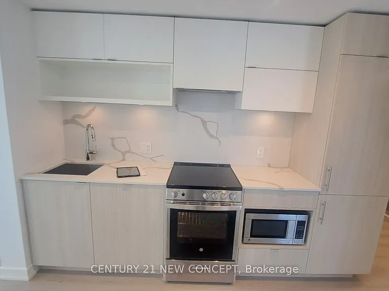 100 Queen St E #2506 — Photo 4