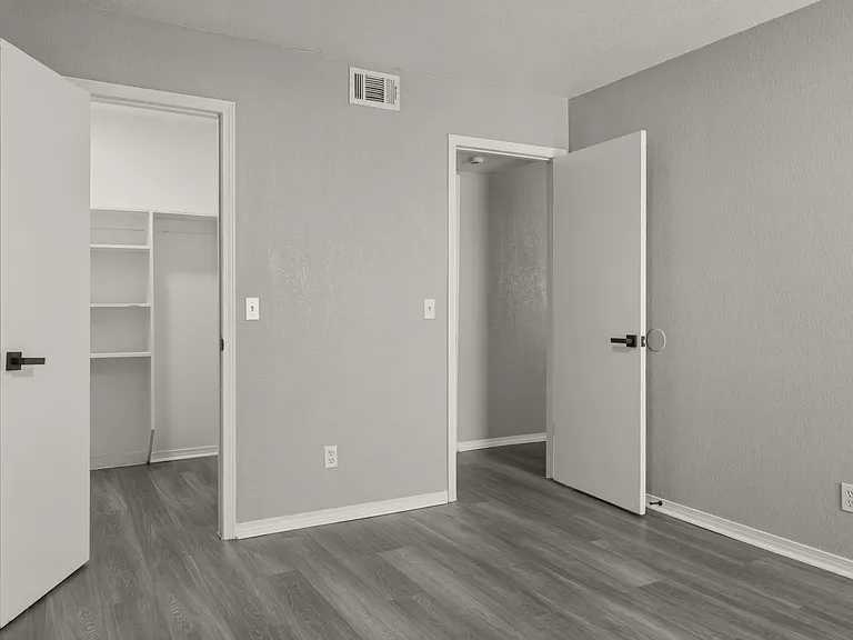Timberwood Apartments — Photo 25