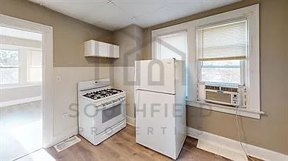 222 Linden Avenue - 2 — Photo 2