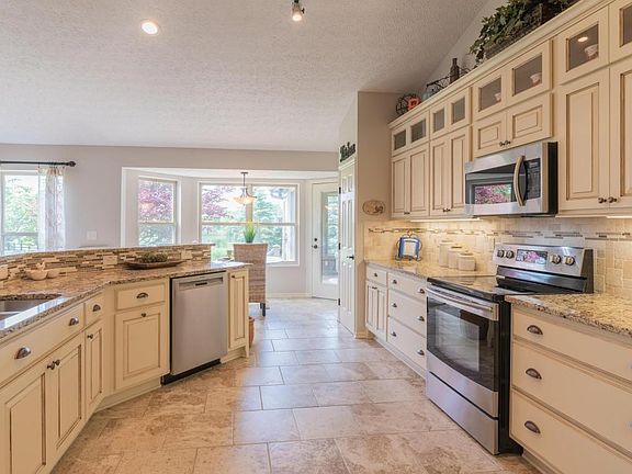 5375_CarsonPlace_Kitchen-