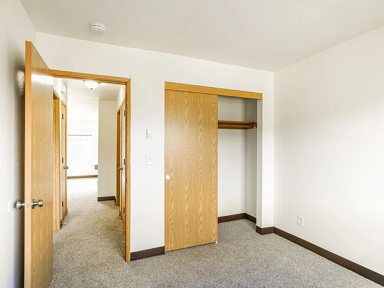 Brighton Park East Apartments — Photo 16