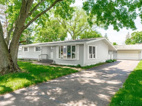 557 S Wasson Ln, River Falls, WI 54022