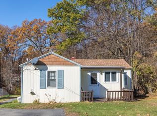 71 Whalom Rd, Lunenburg, MA 01462