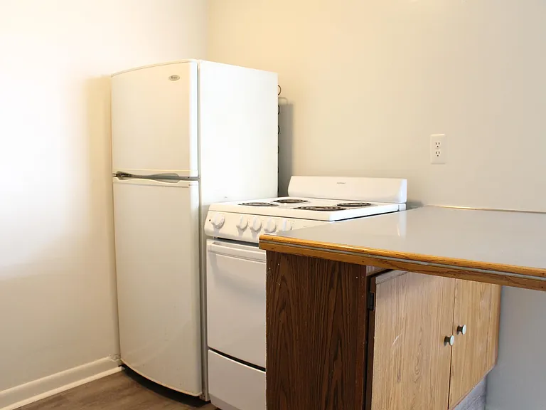 200 W Marshall St #3 — Photo 7