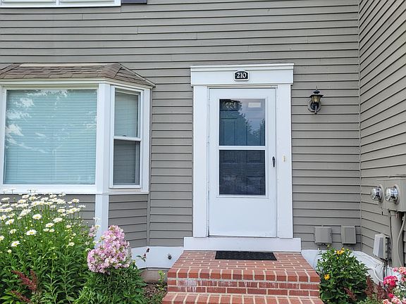 2nd image of 210 Georgetown Dr