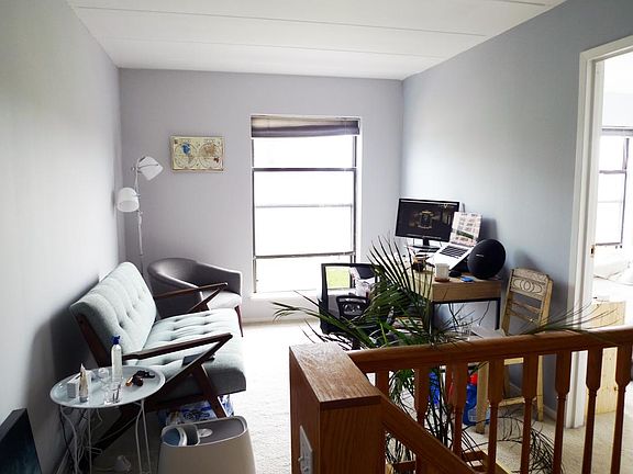 This additional spacious room at upper floor can be layout f