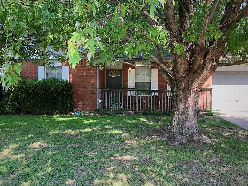 1st image of 214 Kelsey Ln