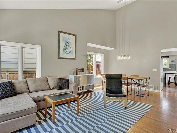 3rd image of 637 Somerset Drive