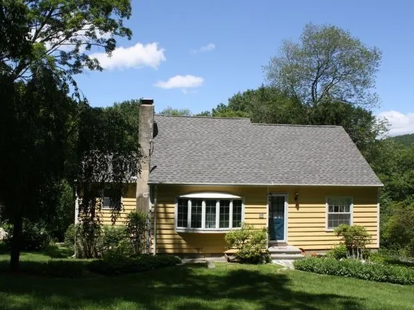 67 Brook St, Mahopac, NY 10541