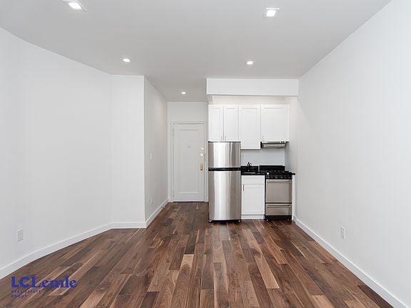 2nd image of 204 E 84th St #2RW