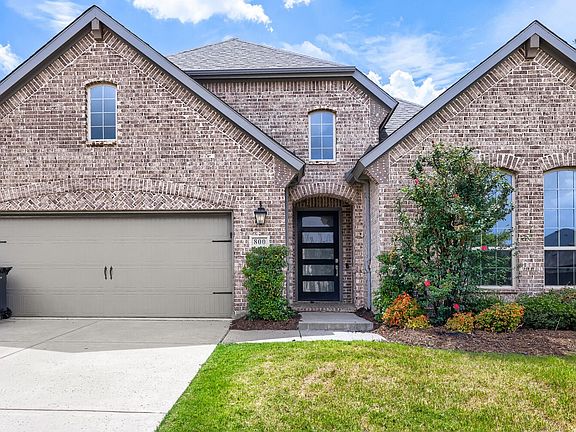 3rd image of 800 Agave Dr