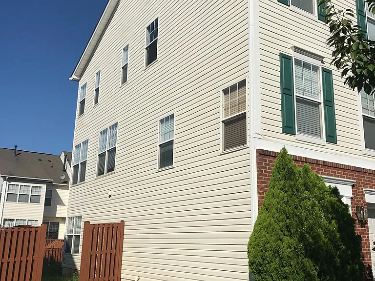 8010 Duck Pond Ter — Photo 2